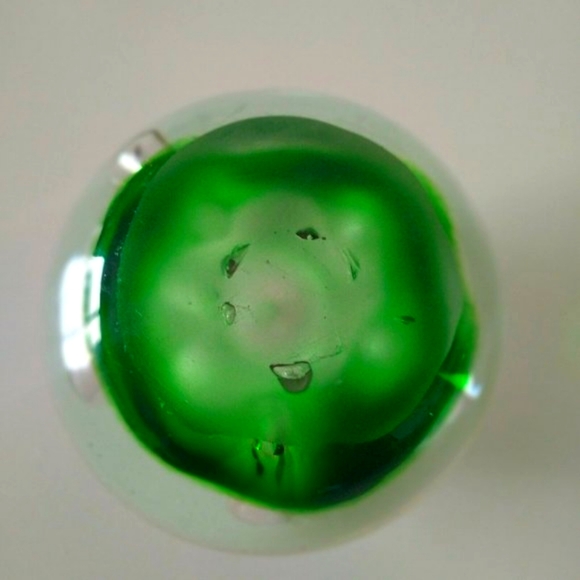 Art Glass PAPER WEIGHT Suspended Controlled Bubbles Green Art Deco MCM 3.5 - Picture 5 of 5